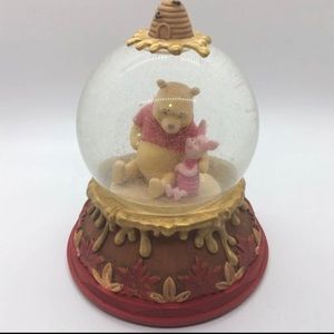Winnie the Pooh Wonder Wishes Globe